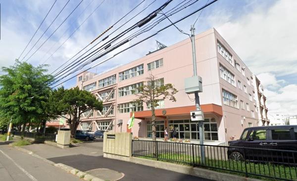 札幌市東区北十四条東２丁目の土地(札幌市立北辰中学校)