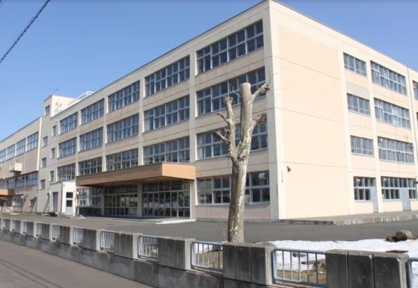 札幌市北区新川五条６丁目の中古一戸建て(札幌市立新川中学校)
