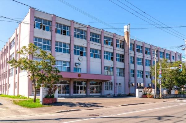 札幌市北区拓北七条１丁目の中古一戸建て(札幌市立篠路中学校)