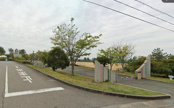 かほく市宇気の中古一戸建て(かほく市七塚中央公園)