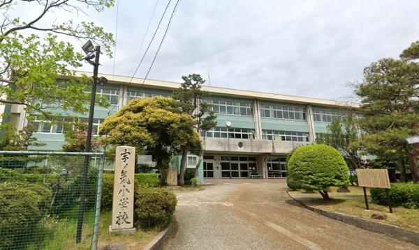かほく市宇気の中古一戸建て(かほく市立宇ノ気小学校)