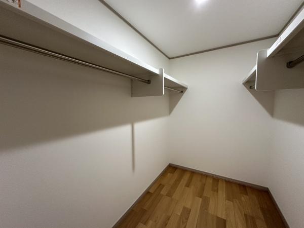 一宮市木曽川町黒田　B号棟　全3棟