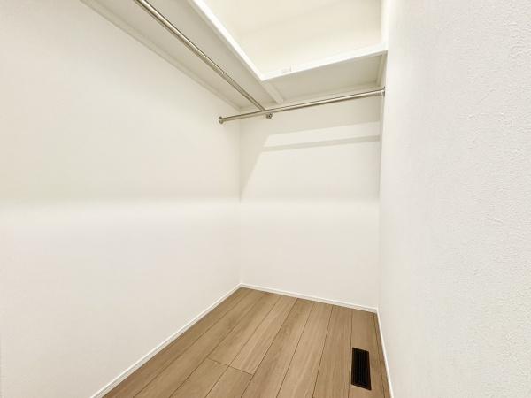 一宮市三ツ井6丁目　全1棟