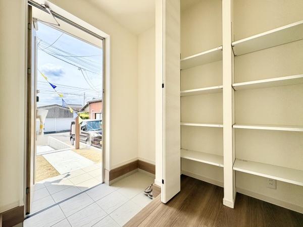 一宮市三ツ井2丁目　1号棟　全2棟
