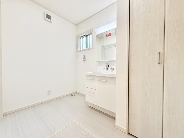 一宮市木曽川町黒田第4　全1棟