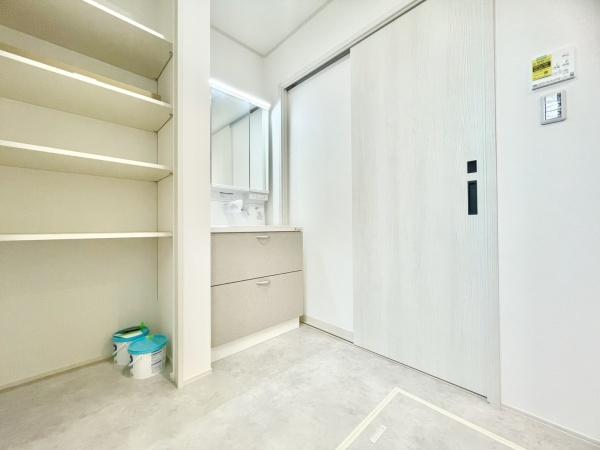 笠松町松栄町　A号棟　全3棟