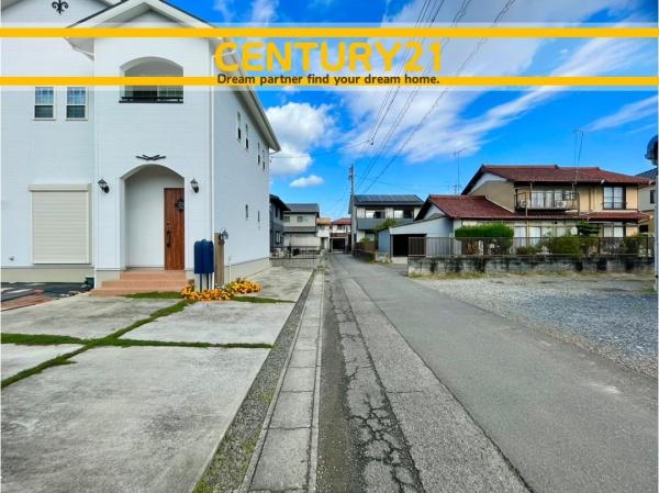 一宮市春明字中石田生の中古一戸建て(前面道路含む現地写真)