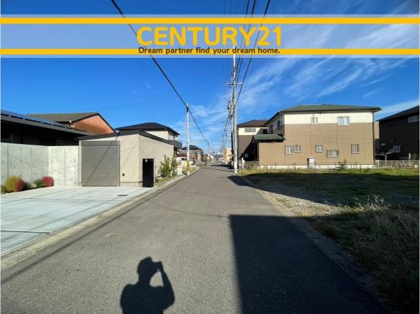 一宮市今伊勢町本神戸第7 1号棟 全3棟(前面道路含む現地写真)