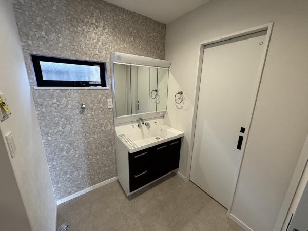 大和高田市東雲町の中古一戸建て