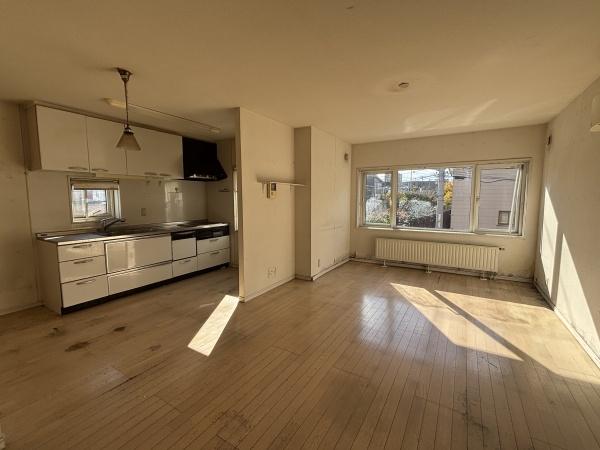 札幌市中央区南二十条西12丁目の中古一戸建て(リビング)