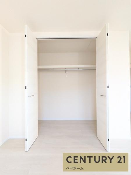 リーブルガーデン西区城山半田第二4号棟(収納)