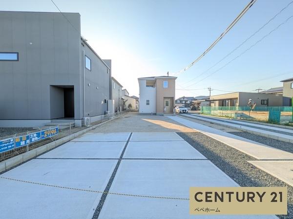 リーブルガーデン西区城山半田第二4号棟(駐車場)