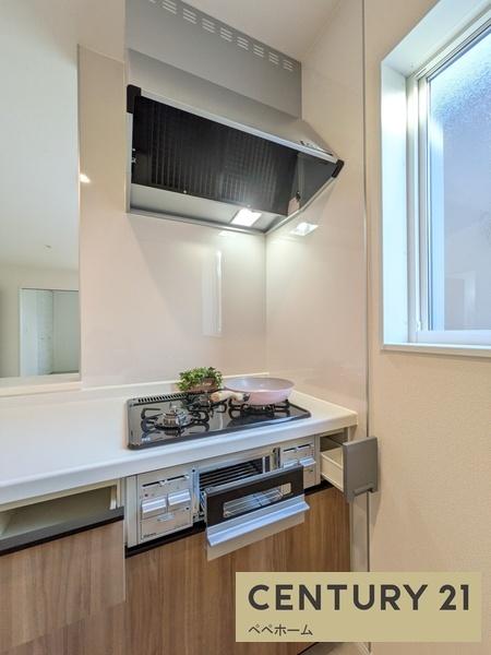 リーブルガーデン西区城山半田第二4号棟(キッチン)