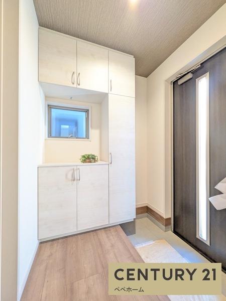 リーブルガーデン東区昭和町第三1号棟(玄関)