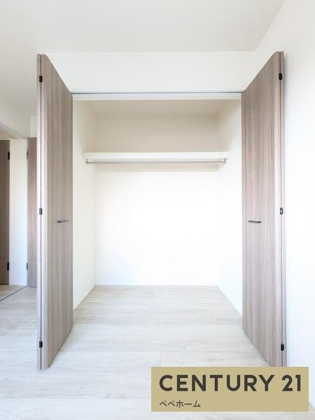 リナージュ東区秋津1丁目第1期1号棟(収納)