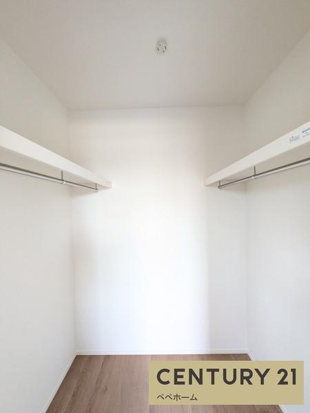 よかタウン南区出仲間3丁目1期1号棟(収納)