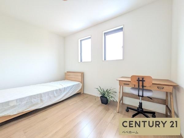 よかタウン南区出仲間3丁目1期1号棟(洋室)