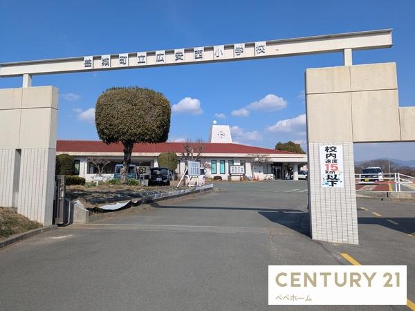 リナージュ益城町広崎第1期2号棟(広安西小学校)