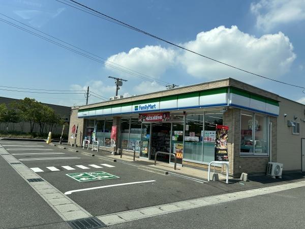 四日市富田一色24-1期 1号棟(ファミリーマート四日市東富田店)