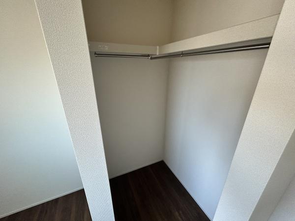 いなべ市大安町中央ヶ丘第13　1号棟