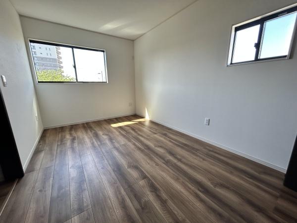 プレサンスアージュ四日市東富田町　新築一戸建