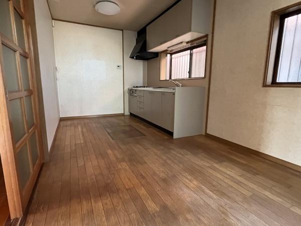 四日市市西富田２丁目　中古戸建