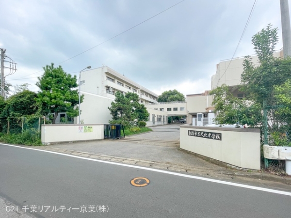 船橋市三咲5丁目の新築一戸建(船橋市立大穴中学校)