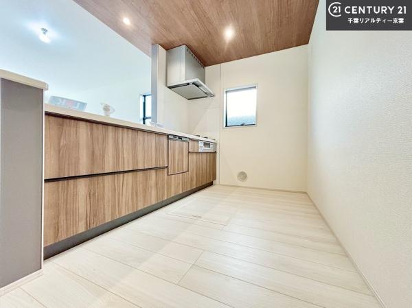 千葉市美浜区真砂5丁目　1号棟