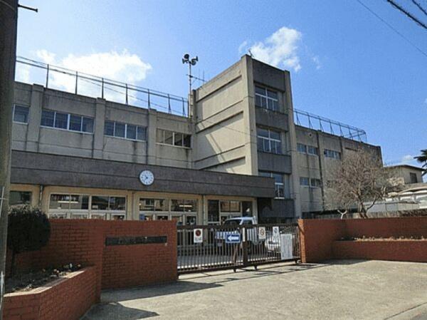 松戸市松飛台　A号棟(松戸市立松飛台第二小学校)