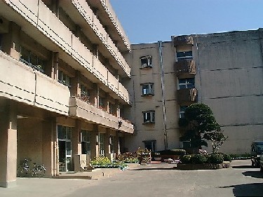 船橋市飯山満町3丁目 1号棟(船橋市立七林小学校)