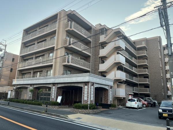 パデシオン伊勢田駅前