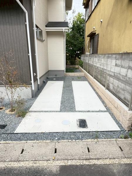 京都市伏見区桃山町伊賀の新築一戸建(駐車場)