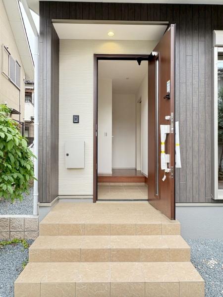 京都市伏見区桃山町伊賀の新築一戸建(玄関)