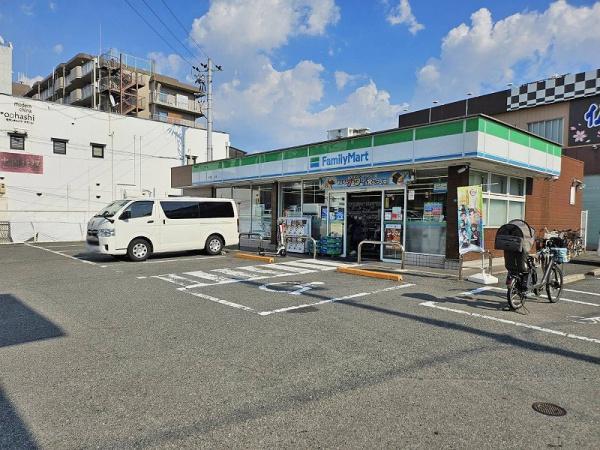 グローパレス瓜破(ファミリーマート瓜破東二丁目店)