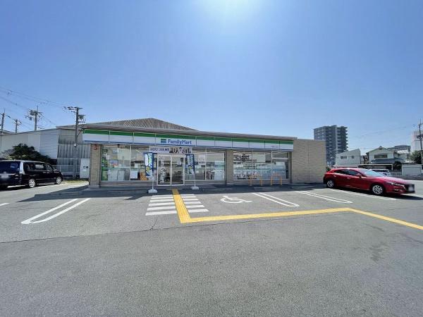八尾市旭ケ丘3丁目の新築一戸建(ファミリーマート八尾旭ヶ丘店)