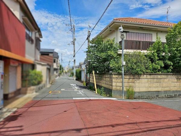 八尾市刑部1丁目の中古一戸建て(前面道路含む現地写真)