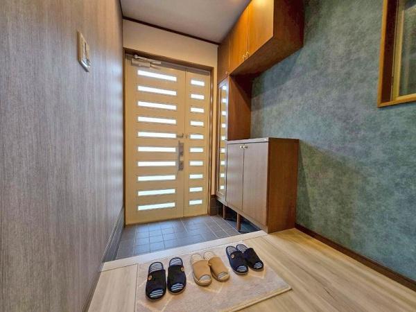 八尾市本町7丁目の中古一戸建て(玄関)
