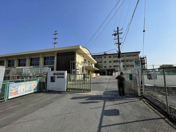 八尾市東町１丁目の土地(八尾市立東山本小学校)