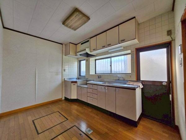 八尾市亀井町２丁目の中古一戸建