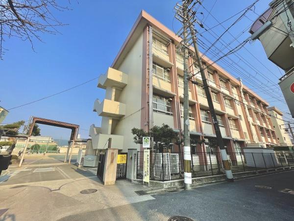 八尾市植松町１丁目の中古一戸建て(八尾市立龍華中学校)
