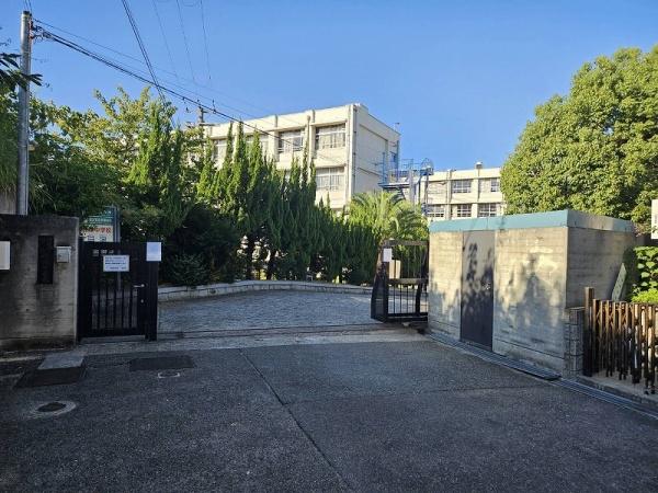 羽曳野市西浦１丁目の土地(羽曳野市立峰塚中学校)