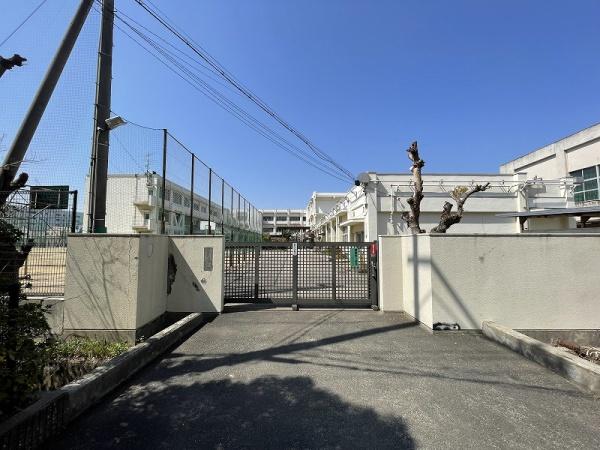 八尾市田井中４丁目の土地(八尾市立志紀中学校)