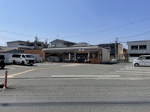 エクセラート八尾(セブンイレブン八尾弓削町店)