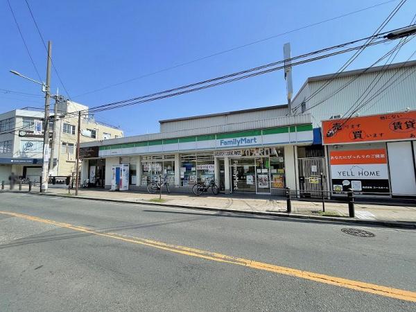 ファミールハイツ八尾Ｂ棟(ファミリーマート八尾安中町店)