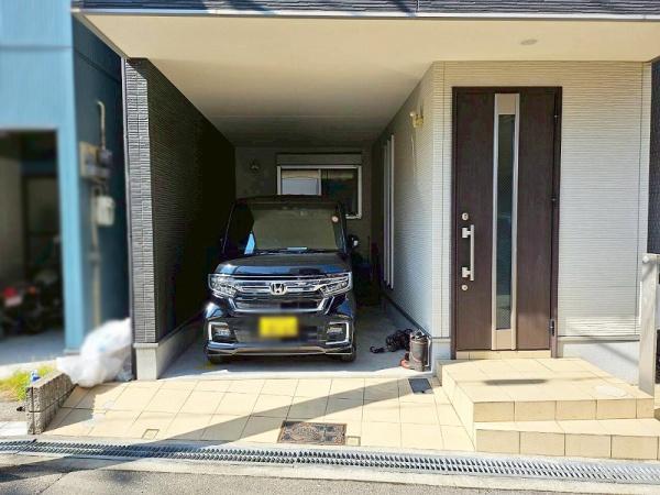 大阪市平野区長吉出戸7丁目の中古一戸建て(駐車場)