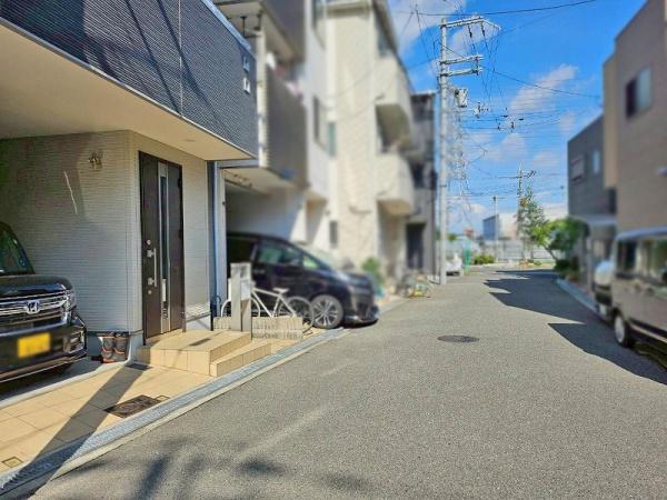 大阪市平野区長吉出戸7丁目の中古一戸建て(前面道路含む現地写真)