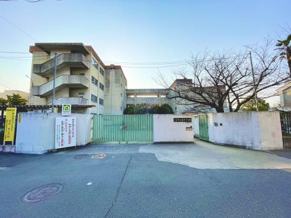 ローレルハイツ八尾1号棟(八尾市立龍華小学校)