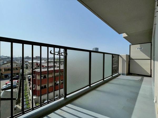 ローレルハイツ八尾１号棟