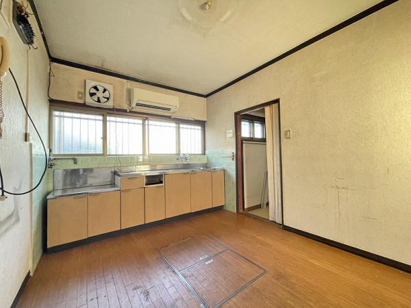 藤井寺市沢田３丁目の中古一戸建