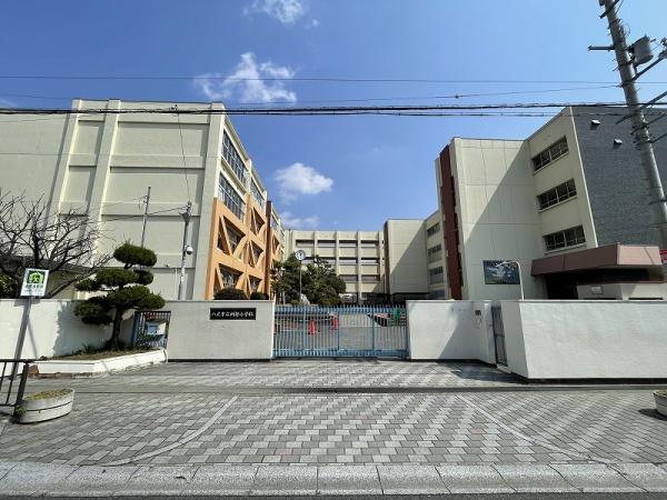 八尾市中田4丁目の中古一戸建て(八尾市立刑部小学校)